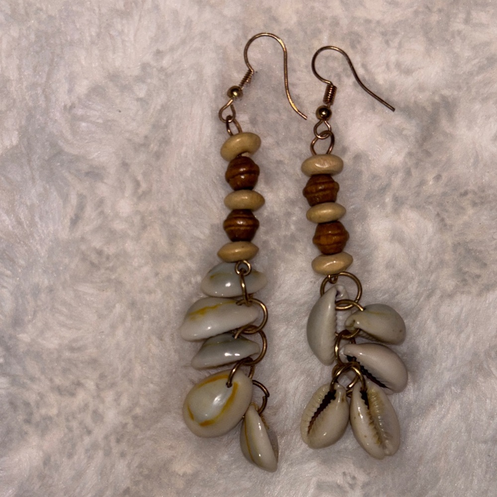 Bohemian Shell Drop Earrings - Natural Cream & Brown